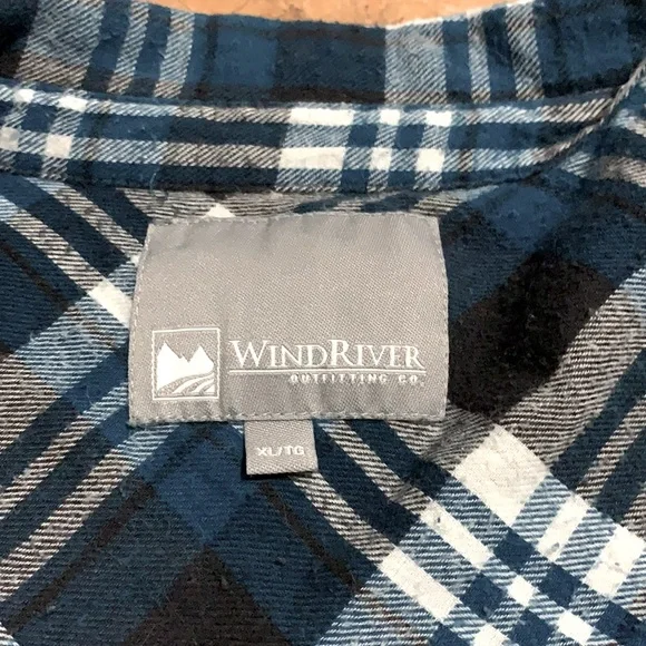 Button Up Top - Picture 2 of 3